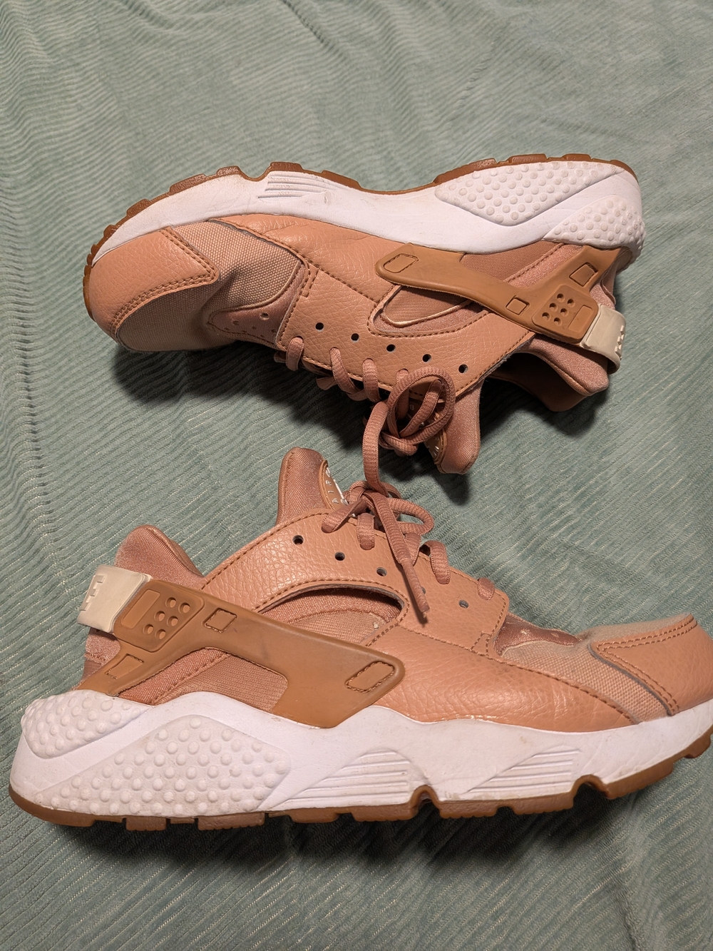 Nike Women's Peach/Dusty Clay Athletic Shoes